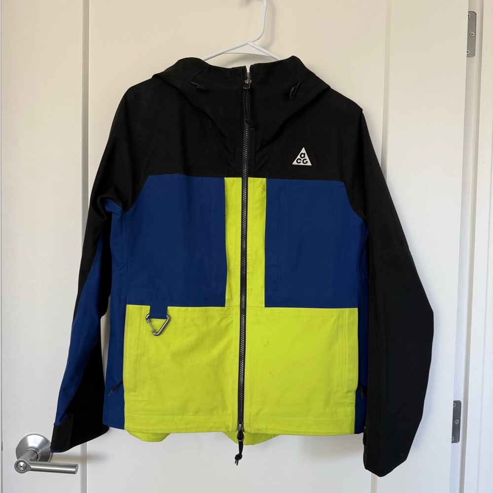 Nike ACG unisex Gortex 3L waterproof jacket (Small)